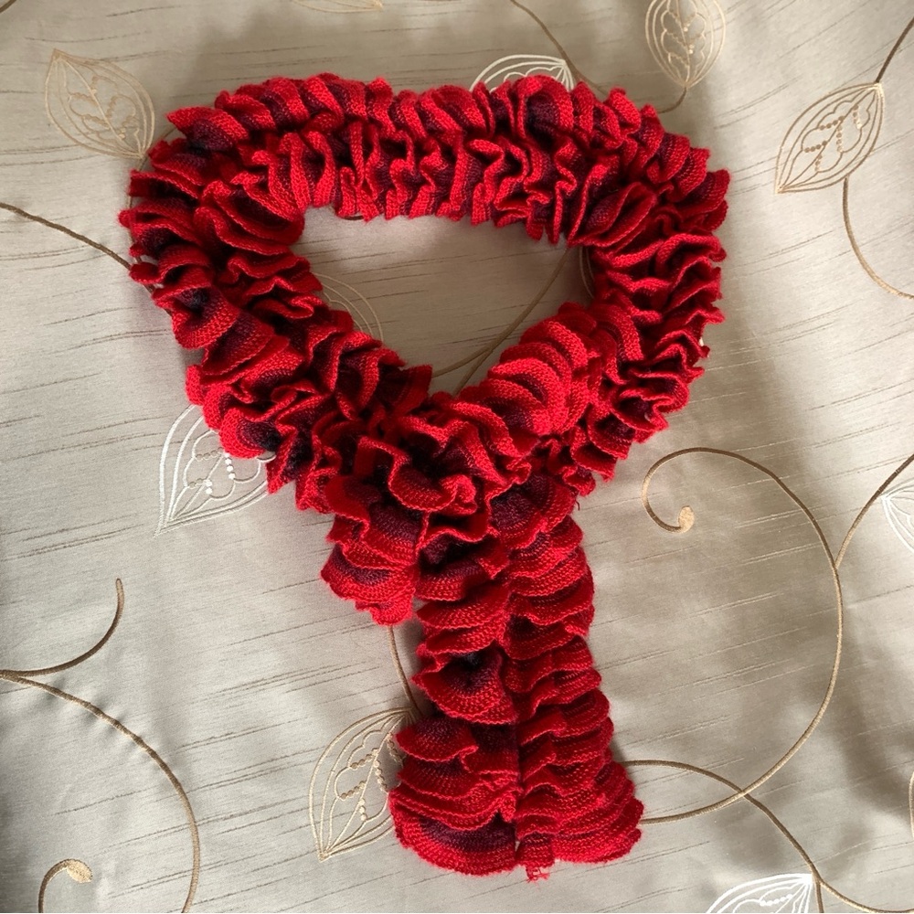Elegant Red Ruffled Scarf - Picture 1 of 3